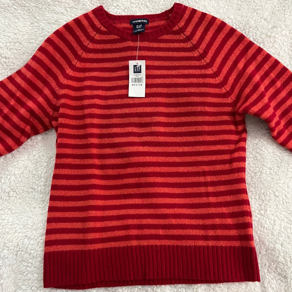 💵 3/25 💵 NWT Gap Sweater